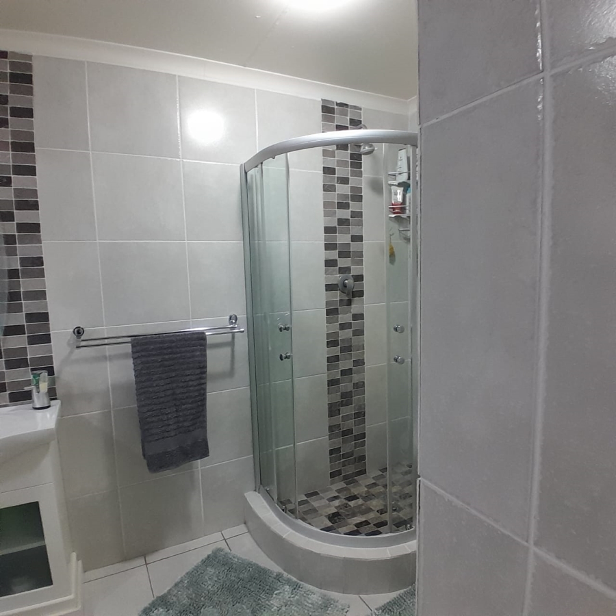 3 Bedroom Property for Sale in Safari Gardens North West